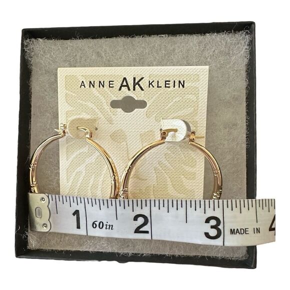 Anne Klein Bamboo Hoop Earrings Gold Tone Snap Back - Picture 2 of 4